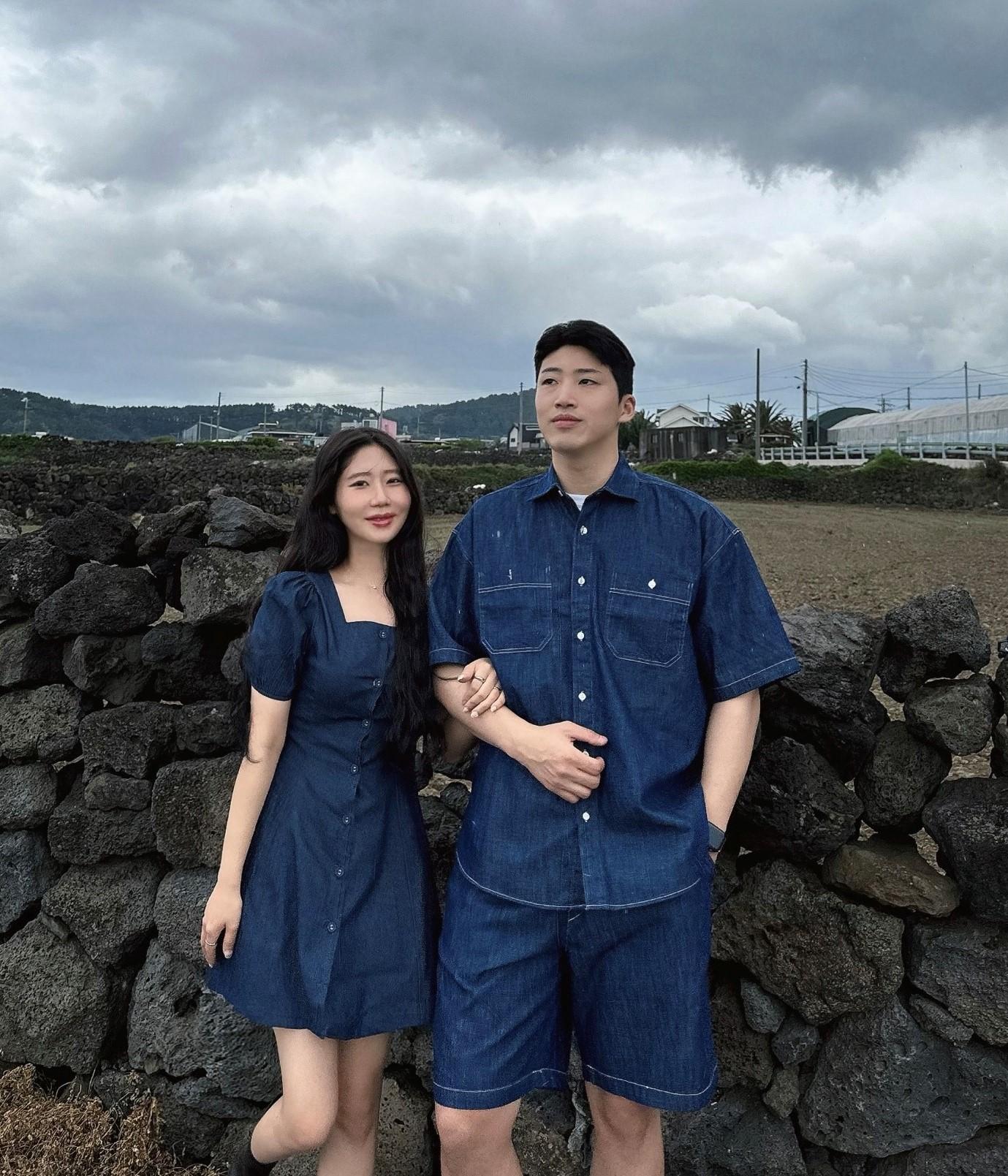 夏デニムデニムシミラールック デニムミニワンピース 半袖シャツ ショートパンツ 生デニムカップルルック デートルック