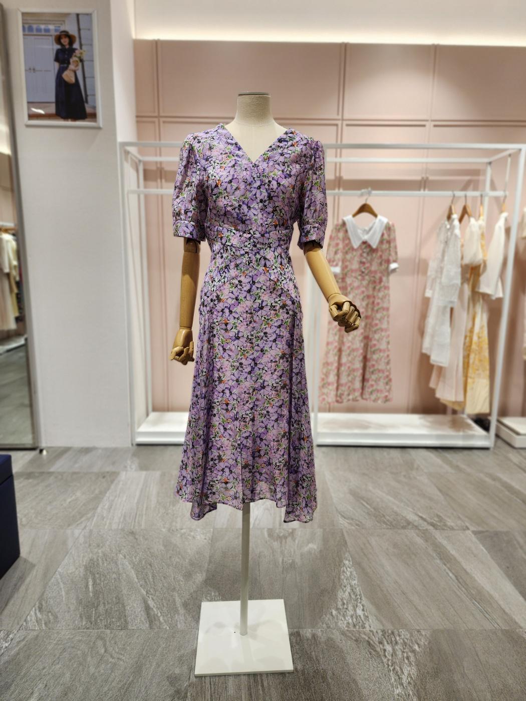 シャティン Vネック プリント ロングワンピース S242B604