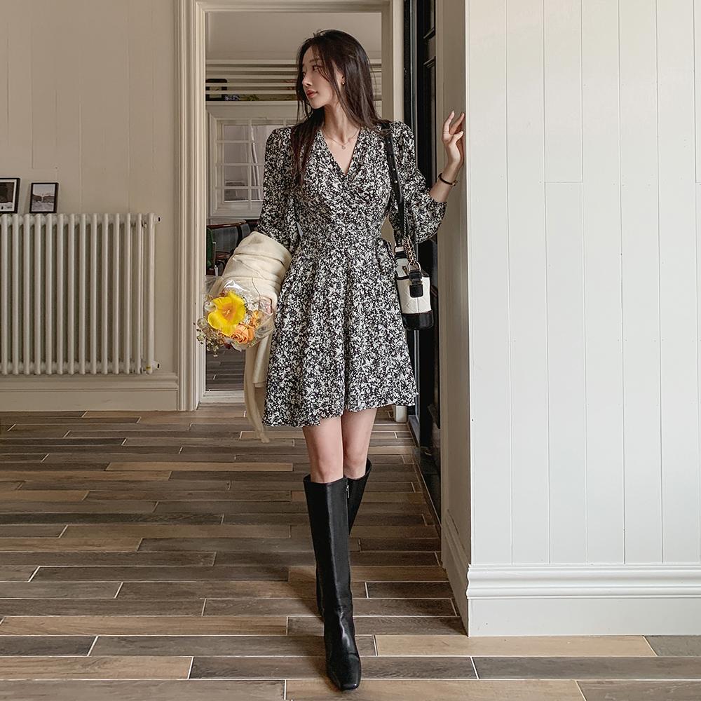 デートコーデ フラワーパフ ラップミニワンピース