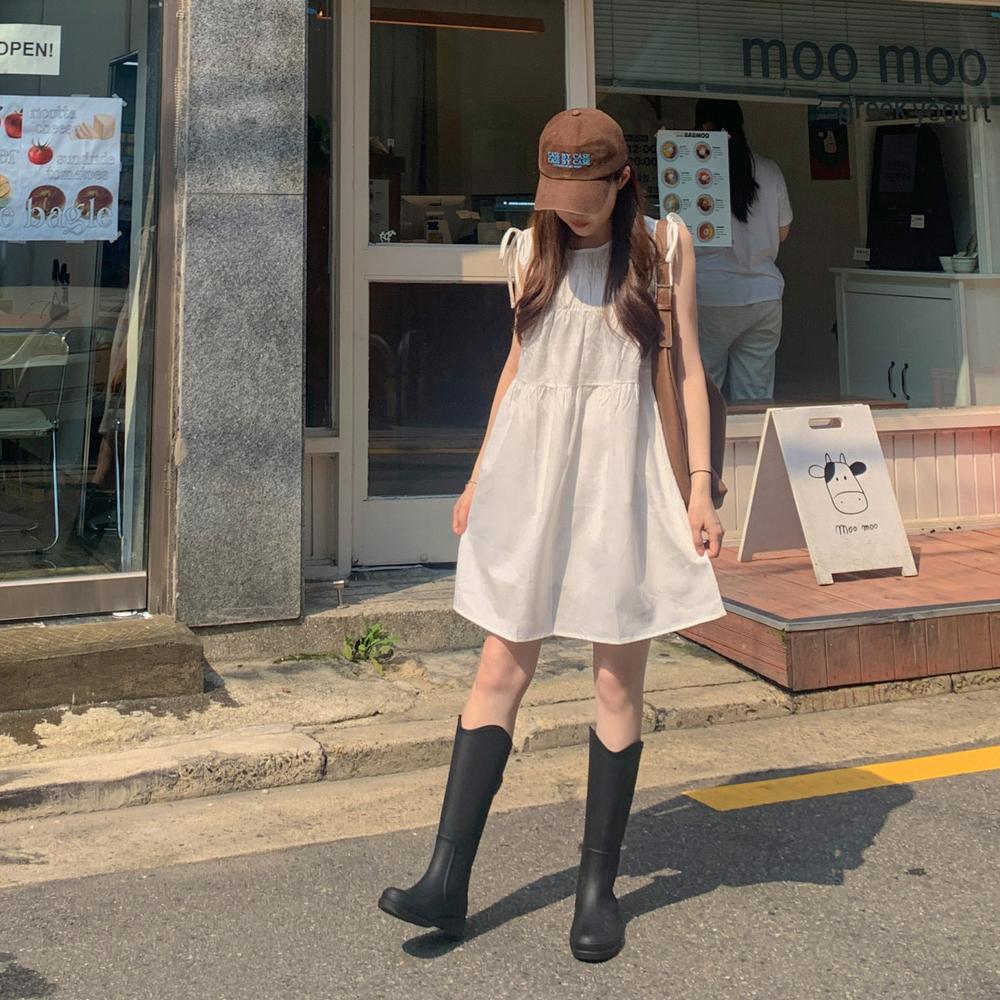 [清純キューティ/デイリー] カンカンシャーリングリボン キャミミニワンピース スモック スリーブレス フリル Aライン フレア リネン コットン 夏 結婚式ゲストドレス バカンスルック ホリデイルック リゾートルック ホワイト ブラック