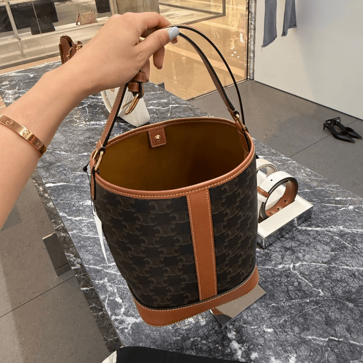 セリーヌ バケットバッグ トリオペ キャンバス タン 191442CAS 04LU (A/S可能、フルパッケージ)