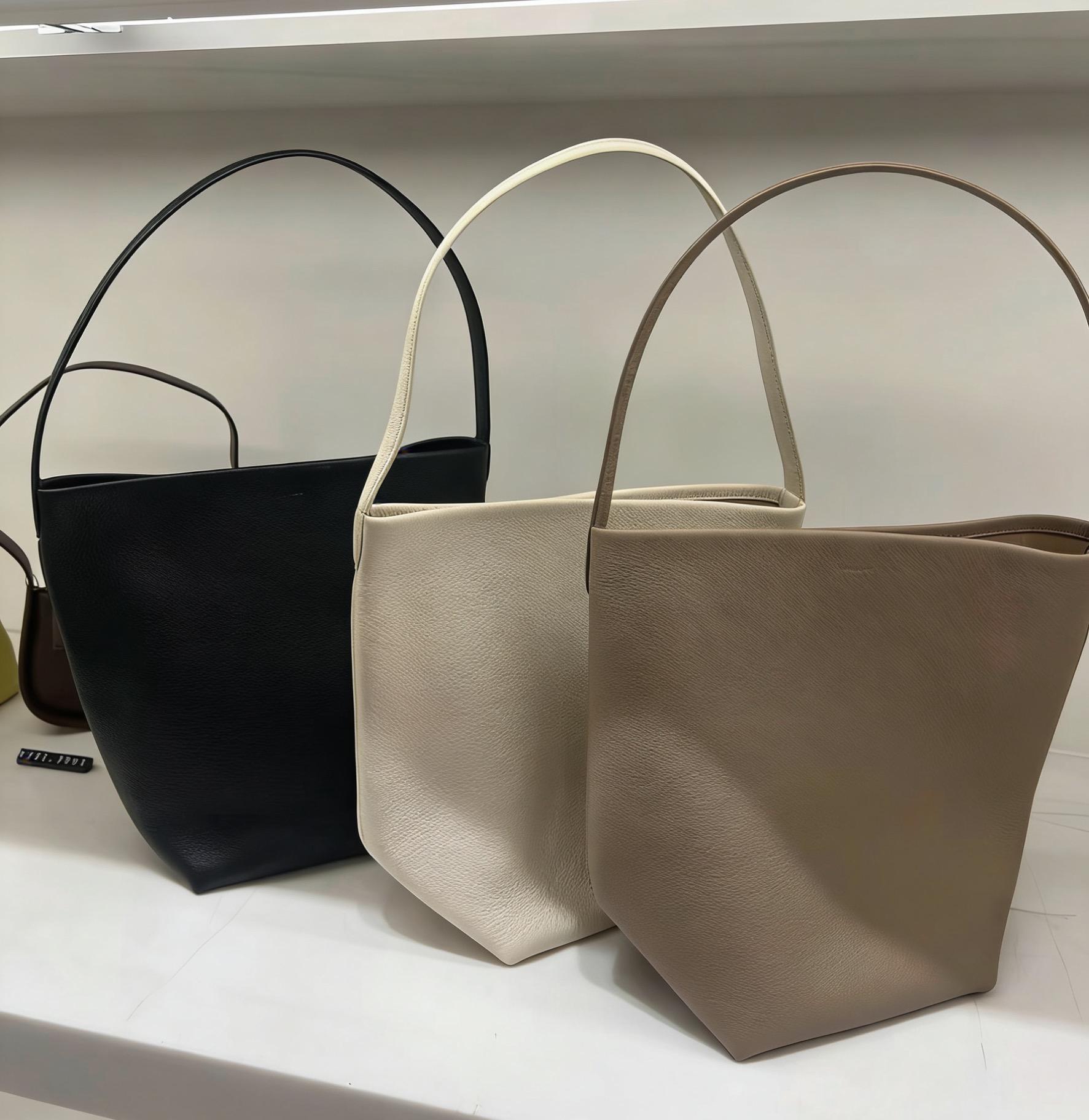 ザ・ロウ N/S パークバッグ / スモール、ミディアム / ブラック、アイボリー、ダークトープ / W1313L129