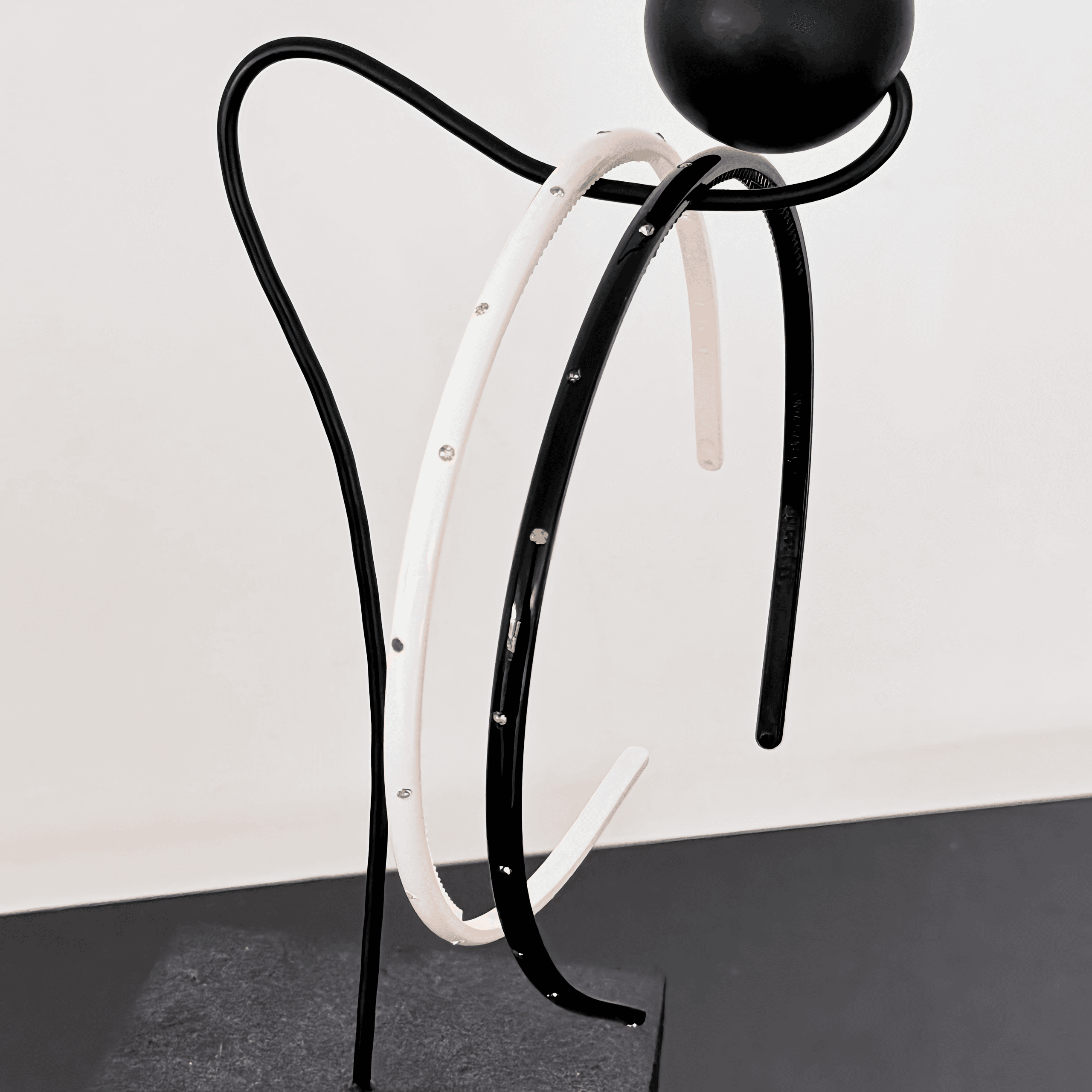 スワロフスキー 細め カチューシャ 痛くない 夏 ブランドカチューシャ