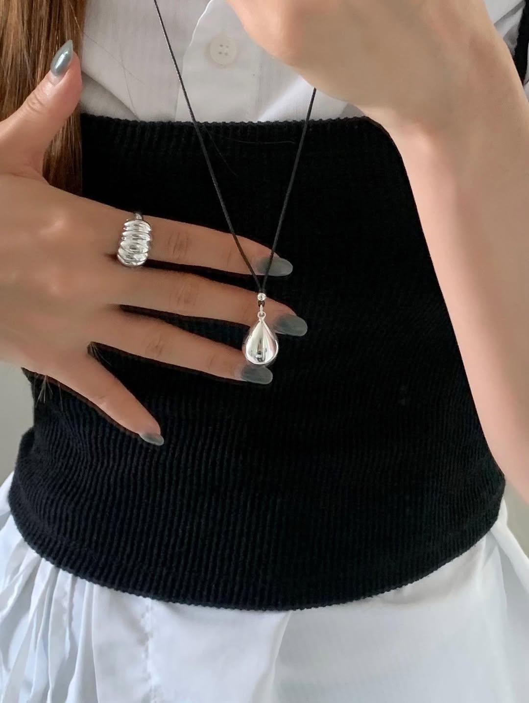 シルバー 925 しずく シルバー ブラック クリスタル レザーネックレス レディース カジュアル ポイントアクセサリー ネックレス