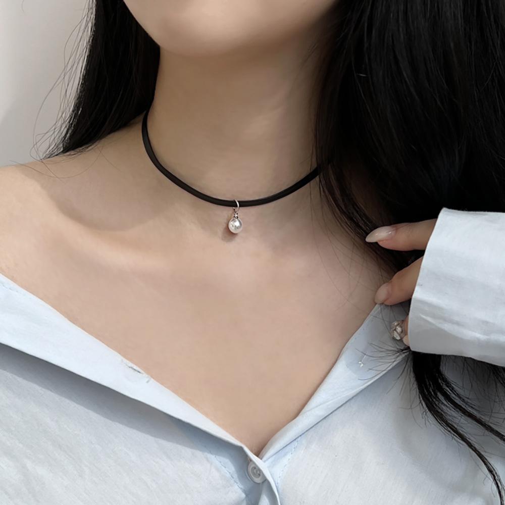 シンプルパール一粒 レザーチョーカー シック デイリー オフィス クラブ パーティー ルック ファッション アクセサリー 結婚式ゲストジュエリー