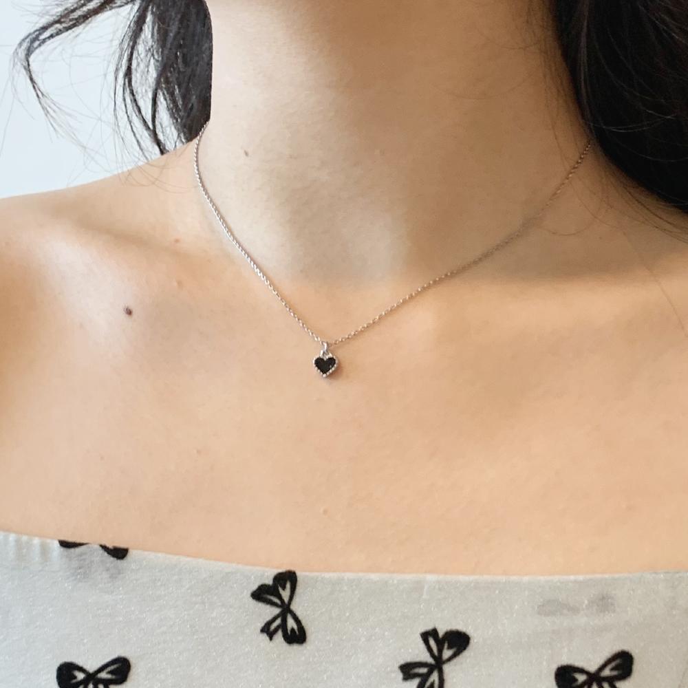 ブラックハートネックレス / 国産アクセサリー シルバー キッチュネックレス デイリールック 女子ウケコーデ