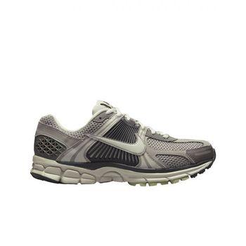 NIKE ズーム ボメロ 5 ランニングシューズ FB8825 001 コブルストーン