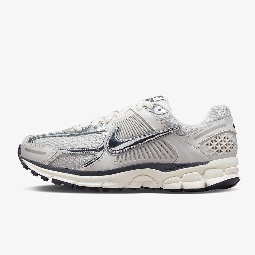 ナイキ ズーム ボメロ 5 ランニングシューズ FD0884 025 フォトン ダスト