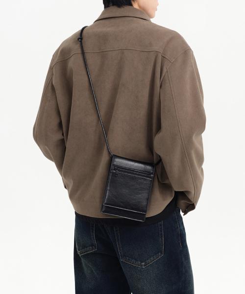 무신사스탠다드 신세틱 레더 플랩 미니 크로스 백 MEEBG8A62BK