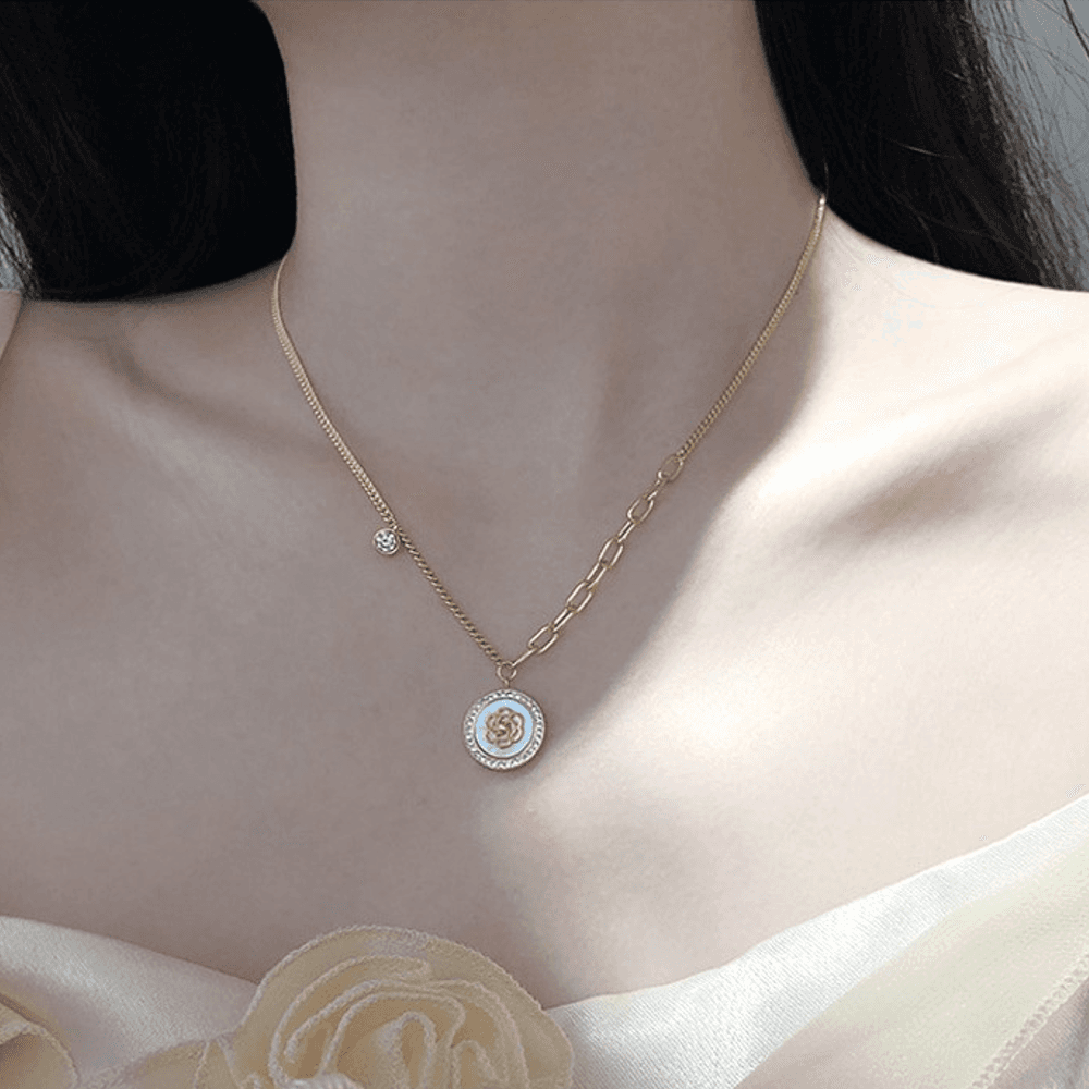 コイン 丸型 ローズ アシンメトリー チェーン サージカルステンレス製 ネックレス