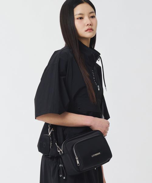 [라이프워크] 금속 로고 카메라백 LW255BG408