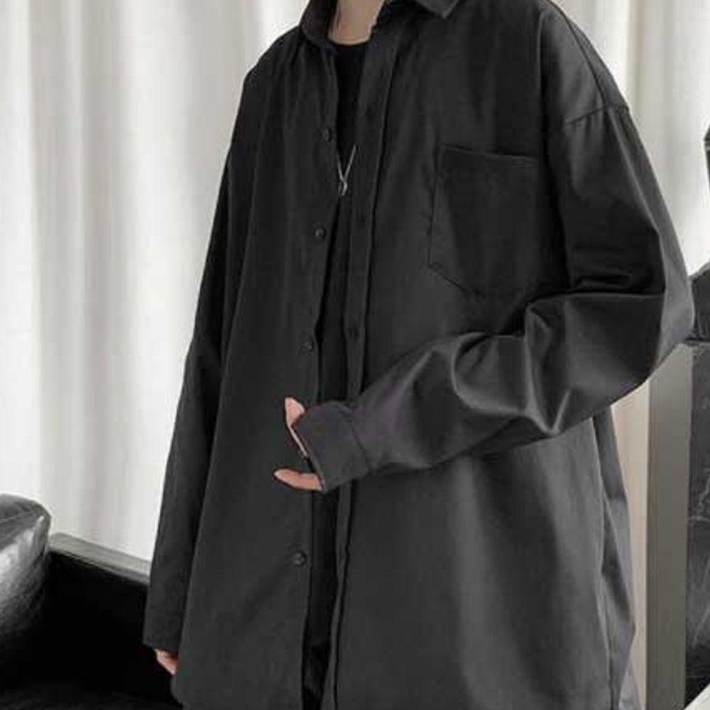 シャツ オーバーフィット デート メンズ カジュアルスタイル。弘大、10代におすすめ。