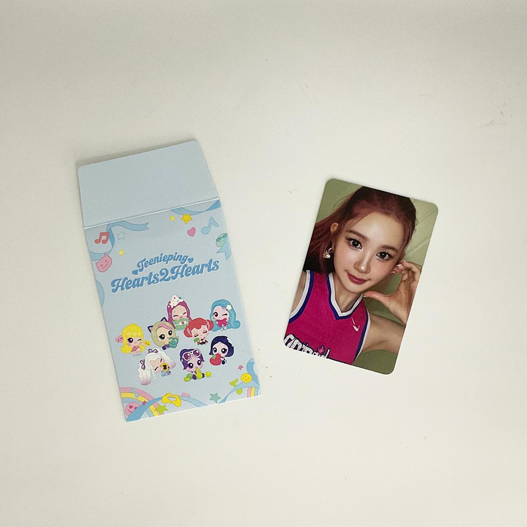 Hearts2Hearts X Teenieping A-NA フォトカード 3
