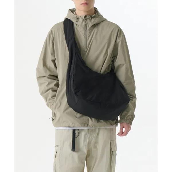 MUSINSA STANDARD ソフトシェル ホーボー クロス バッグ 401759