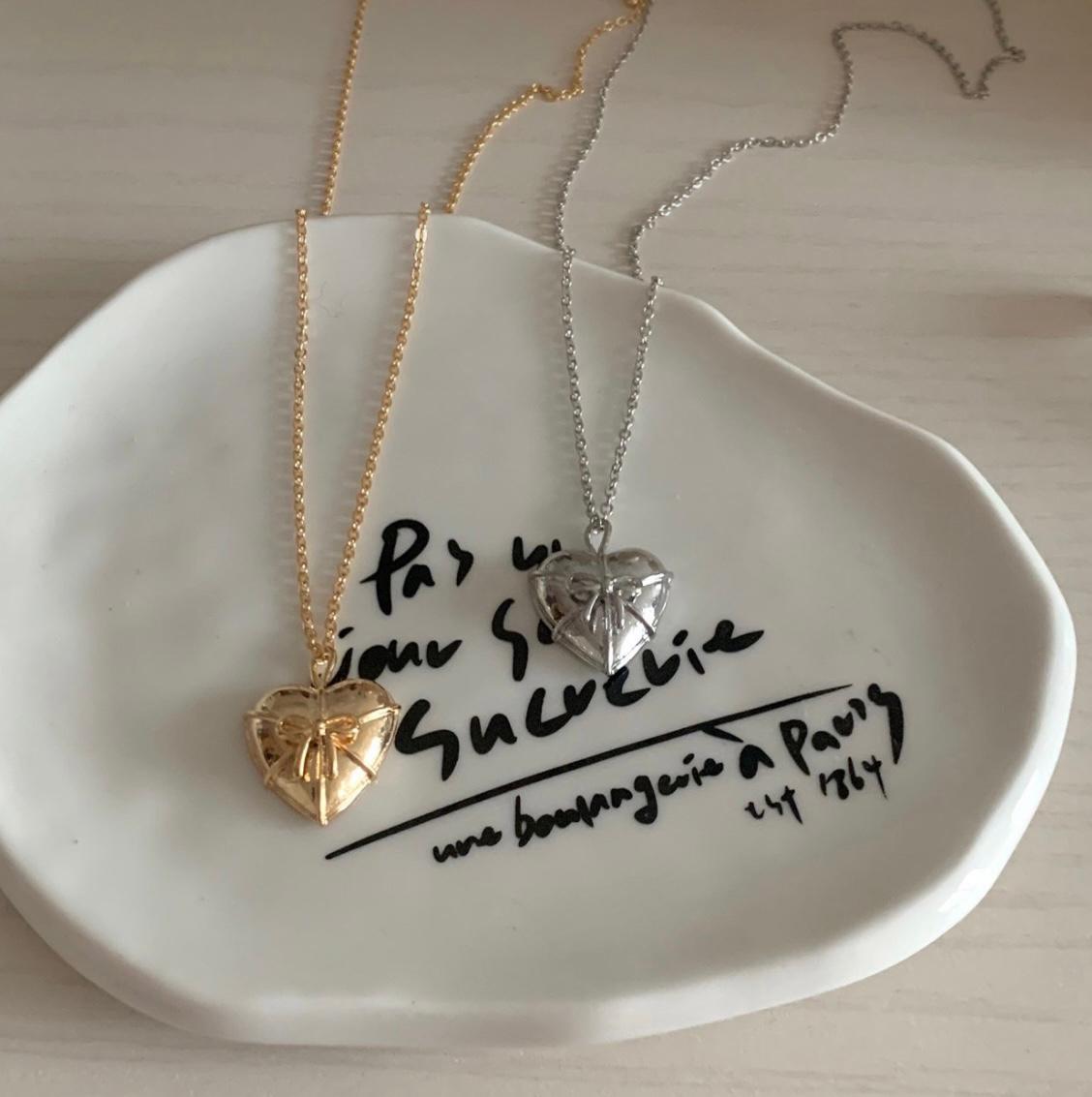 ハートリボン ボールドロングチェーンネックレス