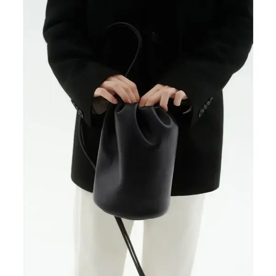 무신사스탠다드 ウーマンズ ミニ ダッフル スリングバッグ ブラック 1664576