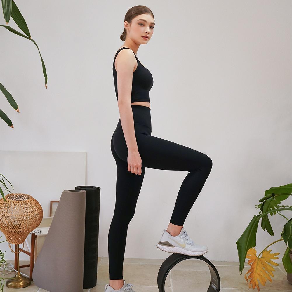 モデル着用運動服 フレックスエアー ピラティス運動服 フライングヨガ ピラティス アークブラック レディースヨガウェアボトムス