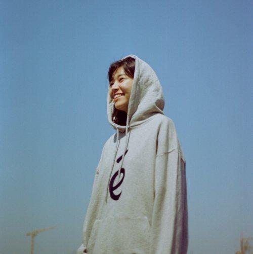 [세울리앙] é Logo Hoodie [GRAY] hood2