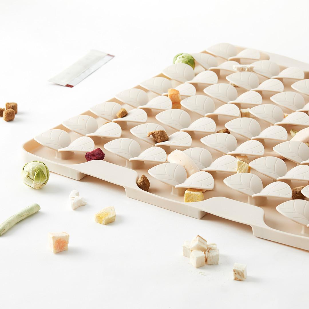 Petto 新芽マット ノーズワーク シリコンおもちゃ 犬マット S (20x20) - Image 1