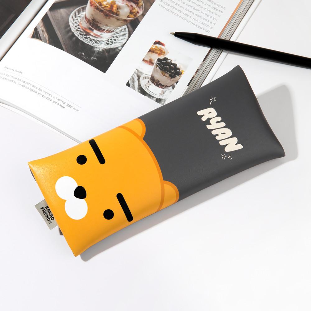 Iconix カカオフレンズ フラット かわいい 筆箱 小学生 ペンポーチ ケース ライアン