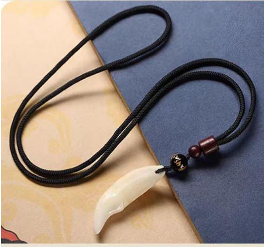 ネックレス 牙 ファッション 歯 メンズ 狼 ペンダント アクセサリー 個性 フリーサイズ ブラック 六字真言 4cm 歯