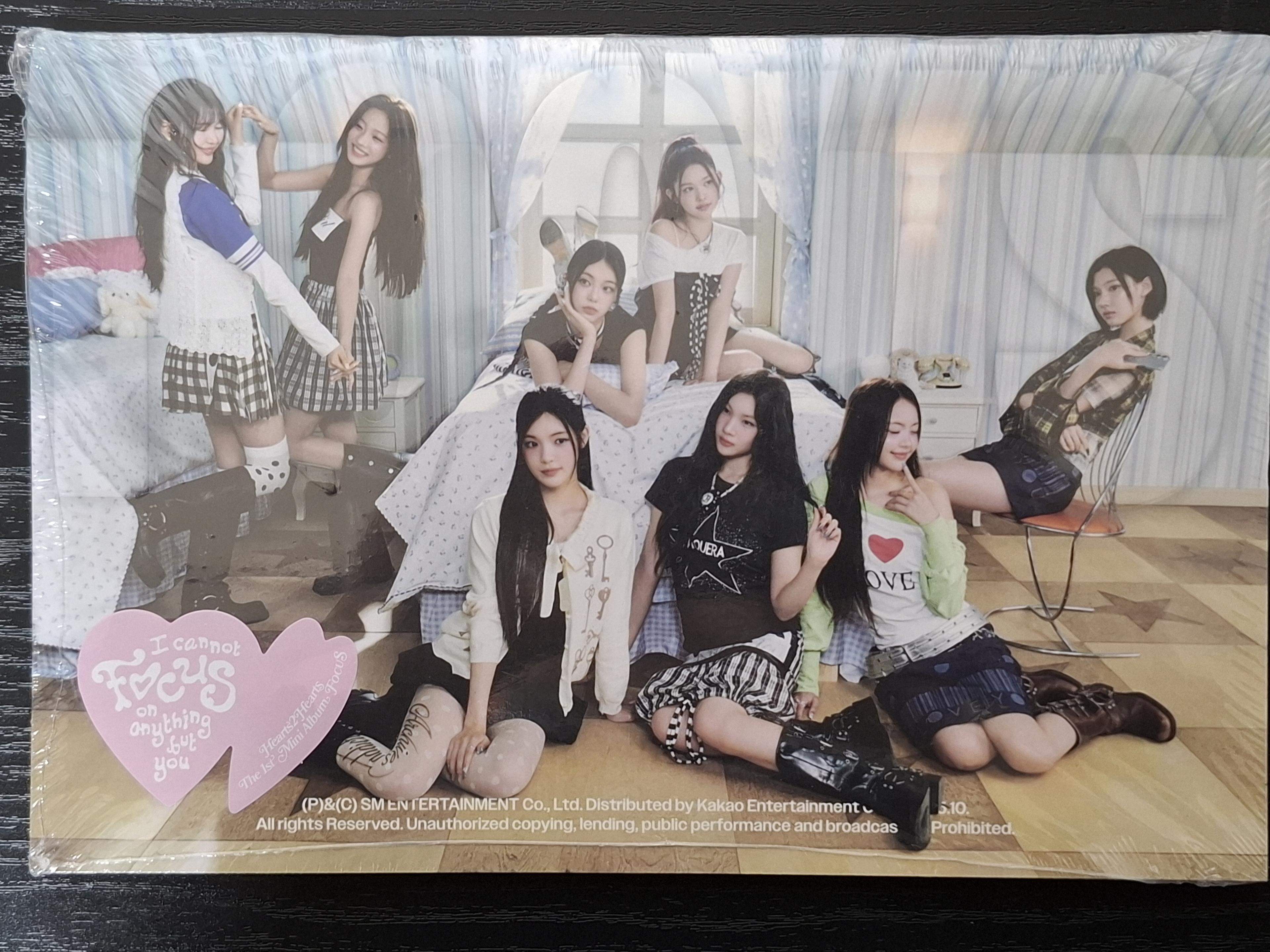 (CDフォトブック) Hearts2Hearts 하츠투하츠 Mini 1st Album FOCUS 포커스 Photobook Ver カバー B