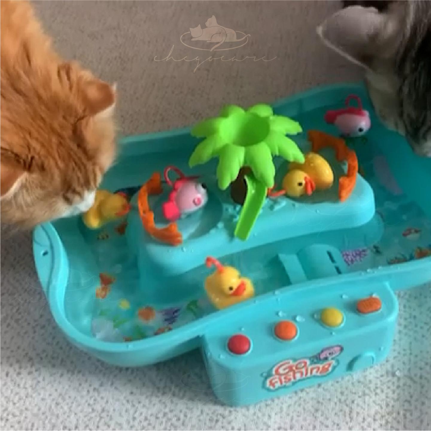 猫用自動おもちゃ 魚のゆらめきに夢中！