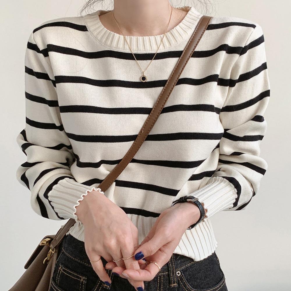 ベーシックなストライプ クロップドニット 長袖Tシャツ 春 秋 トップス