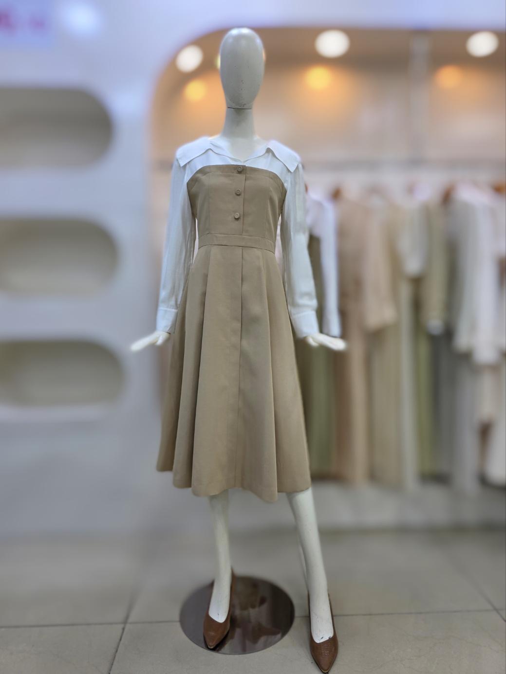 On&On カラーネック レイヤード Aライン ワンピース NJW5MO324