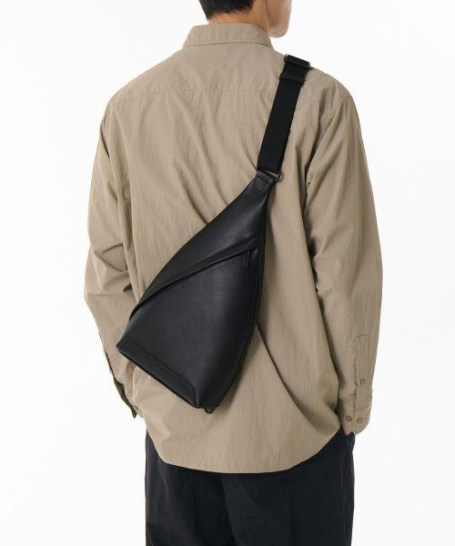 MUSINSA STANDARD シンセティックレザー フラスク スリング バッグ