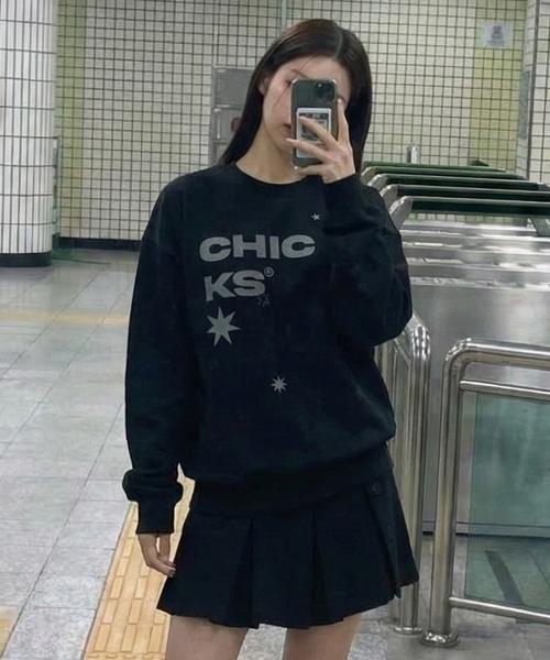 [CHICKS] アンバランス ステラ オーバーフィット スウェットシャツ ブラック 5016024622