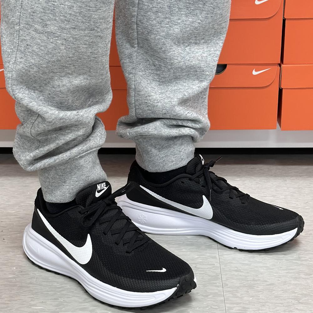 NIKE ランニングシューズ Revolution 8 軽量 履き心地抜群 メンズ スニーカー