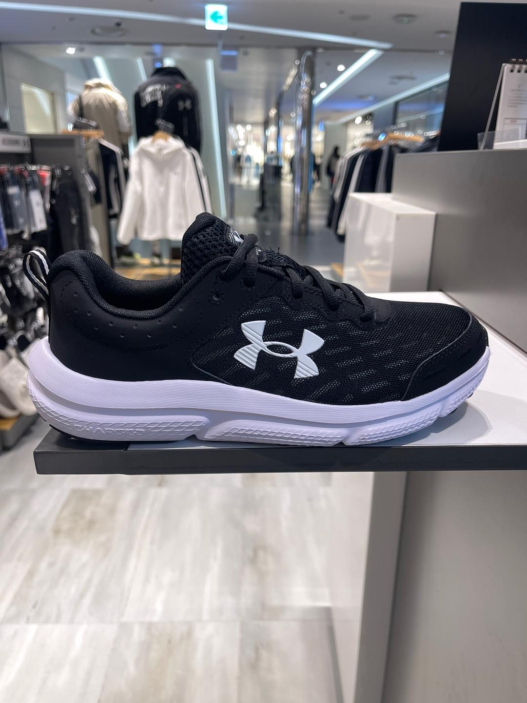 アンダーアーマー メンズ ランニングシューズ CHARGED ASSERT 10 スニーカー クッショニング 軽量性 3026175-001