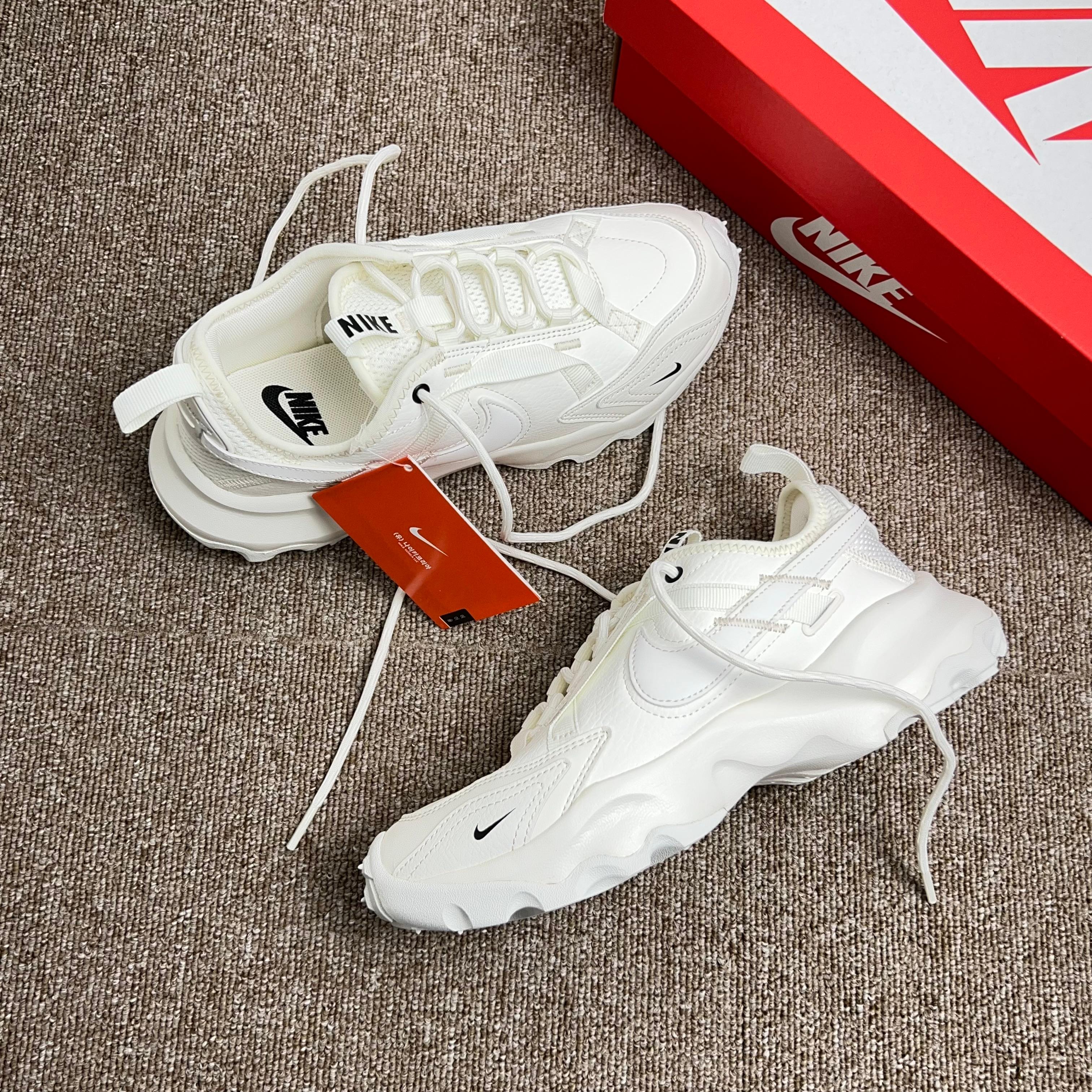 NIKE TC7900 サミットホワイト 厚底 ペア レディース スニーカー DD9682