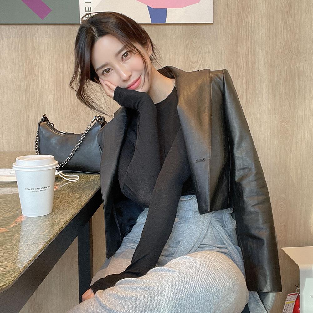トレンディ テーラードカラー クロップドレザージャケット
