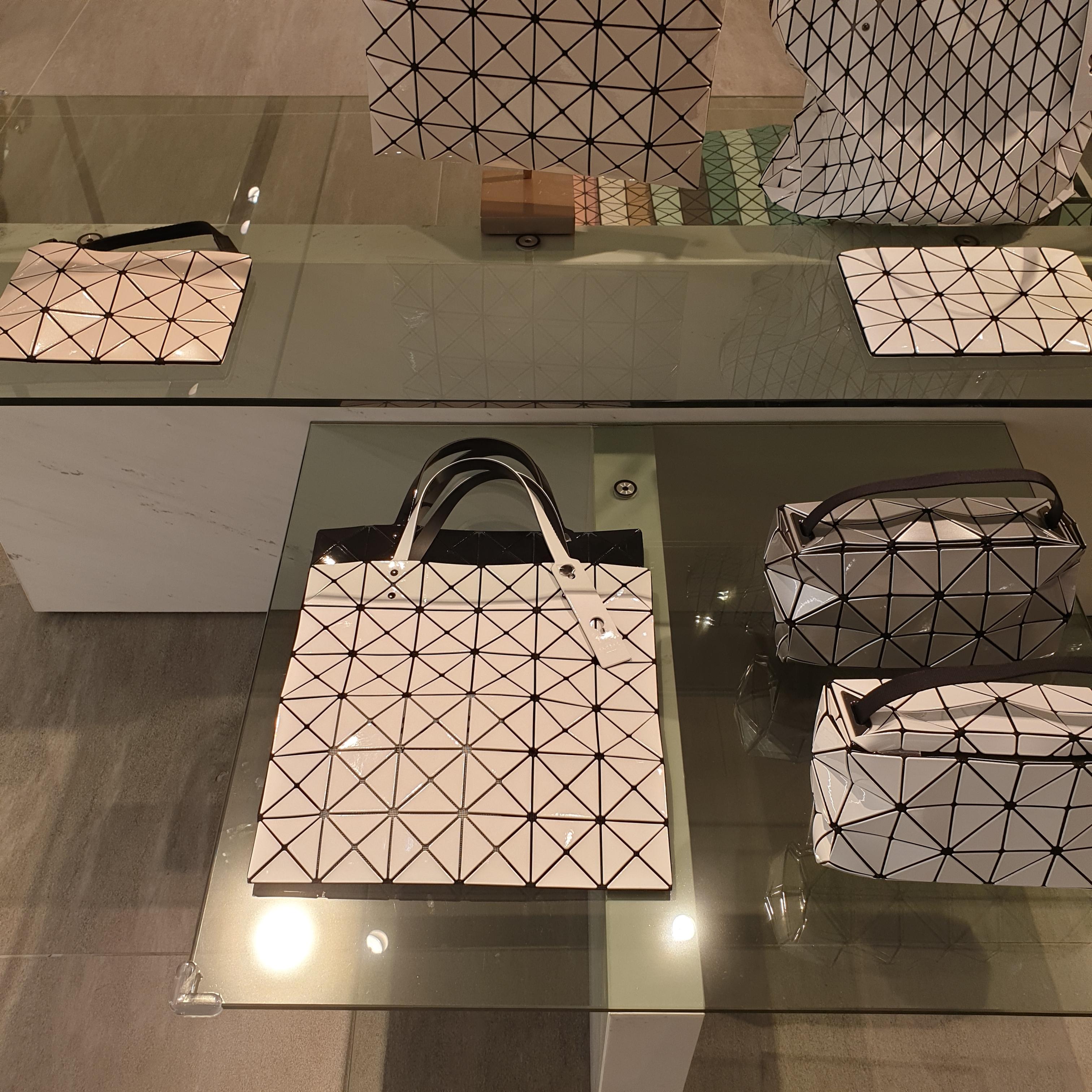 (国内百貨店) ISSEY MIYAKE BAO BAO LUCENT