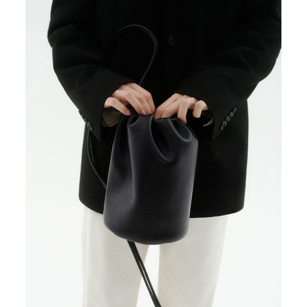 무신사스탠다드 우먼즈 미니 더플 슬링 백 1664576