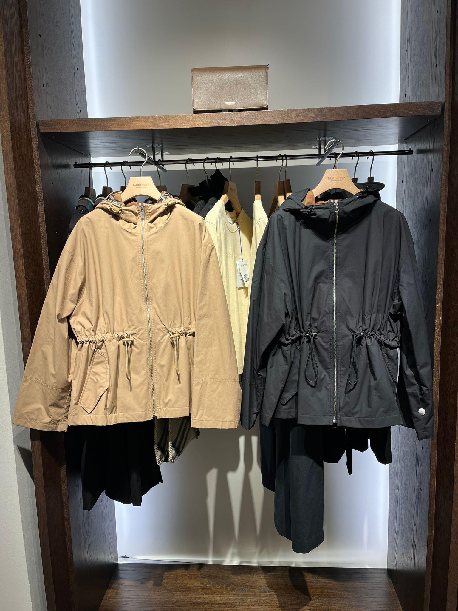 BURBERRY MEDLEY 간절기 안감 소매체크 바스락 코튼 여성 바람막이 2색상 81191491 81191481