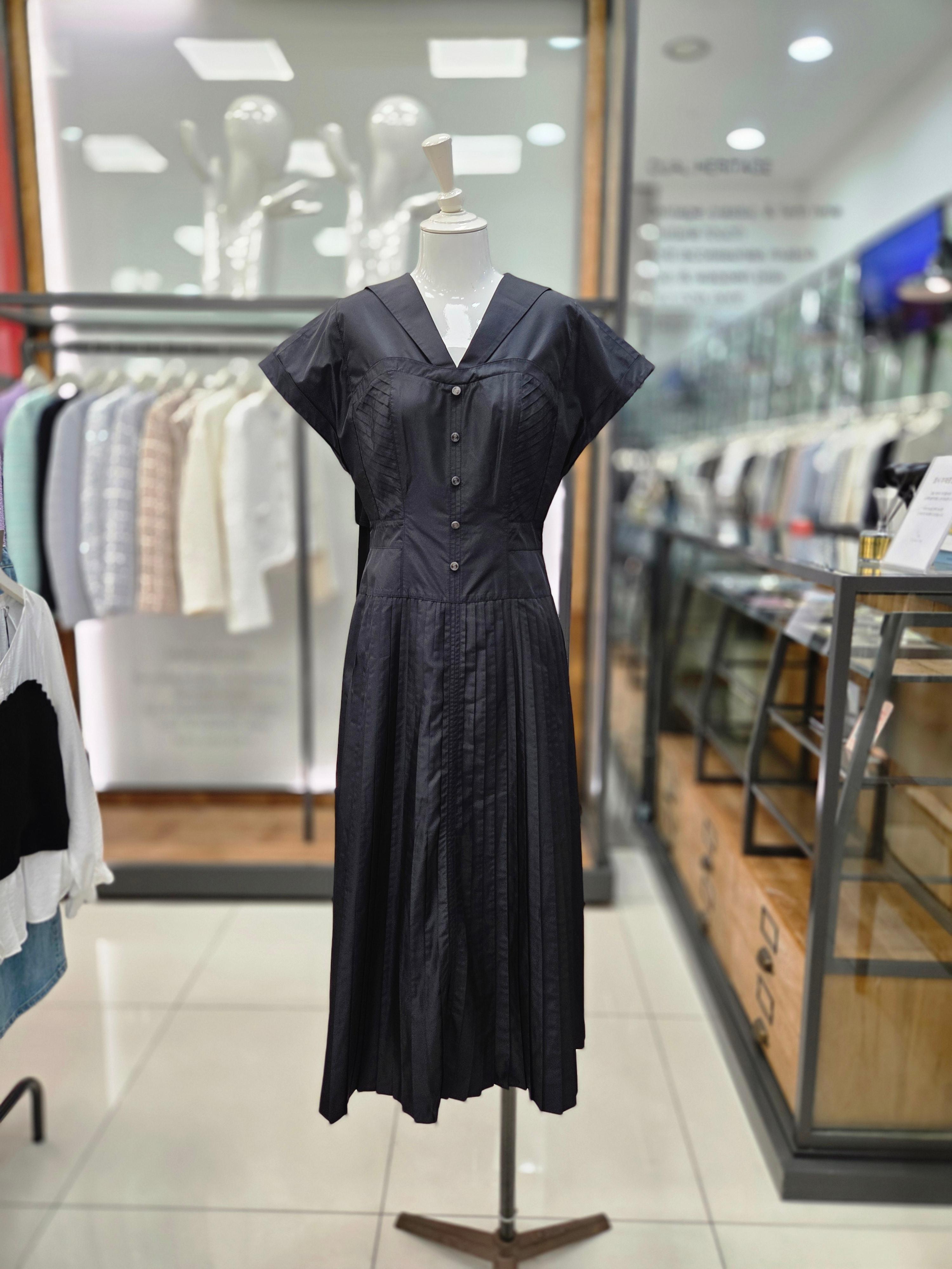 DEWL (듀엘) DEWL (듀엘) Vネックプリーツワンピース D232MSE039