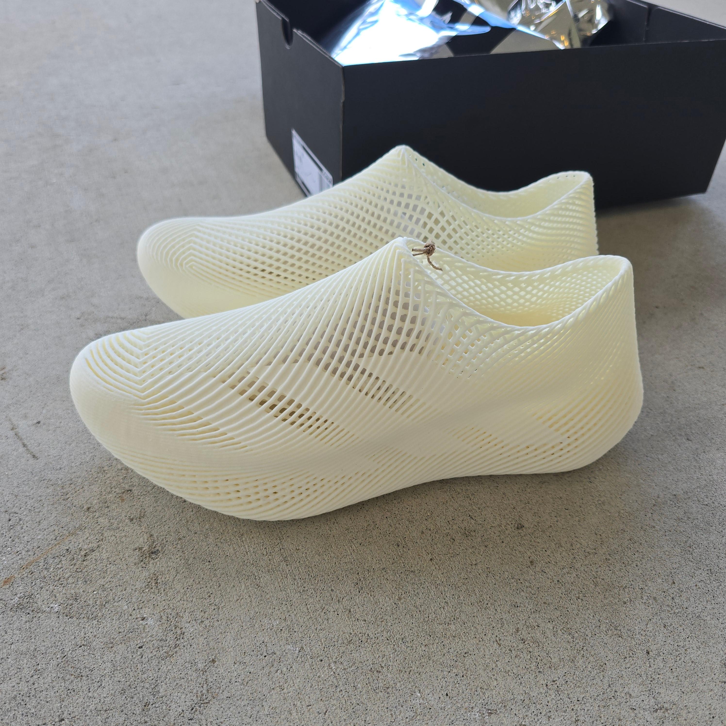 アディダス CLIMACOOL オフホワイト 3Dプリント 軽量 通気性 夏 ランニングシューズ