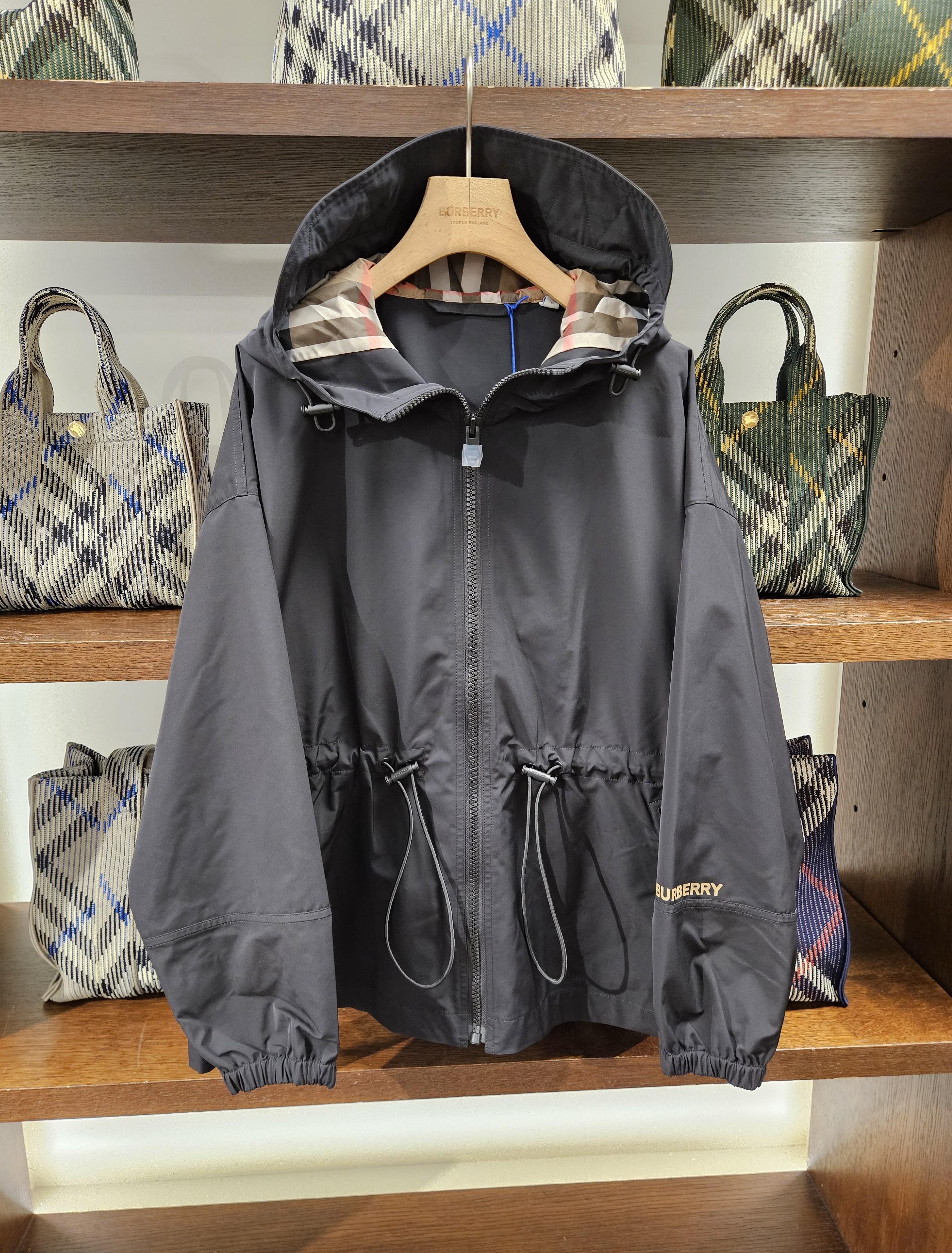 イギリスアウトレット バーバリー レディース 25FW BIRLEY フード ウィンドブレーカー ジャケット ブラック 81136541