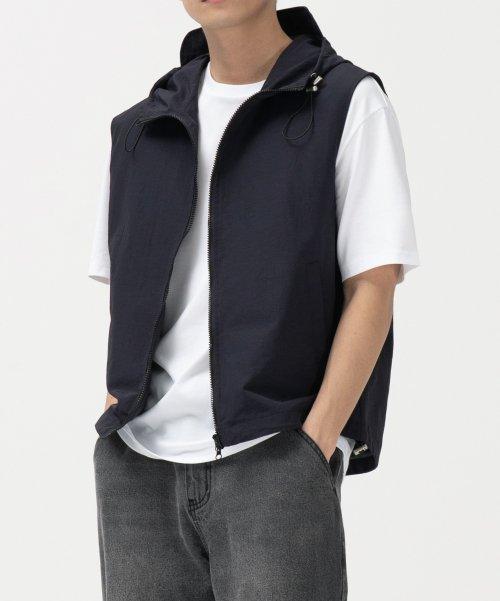 [토피] ハイネック ナイロン ジップアップ ベスト (DARK NAVY) T3S-HNHZUV403DN