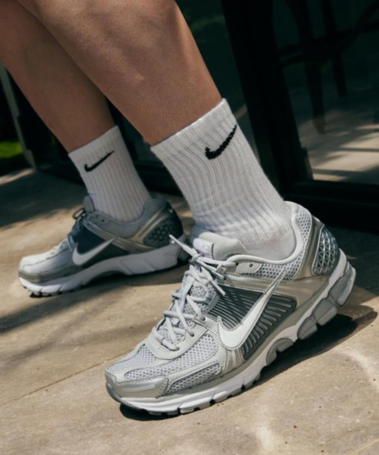 [国内店舗版] ナイキ ズーム ボメロ 5 ウルフグレー ホワイト FJ4151-003