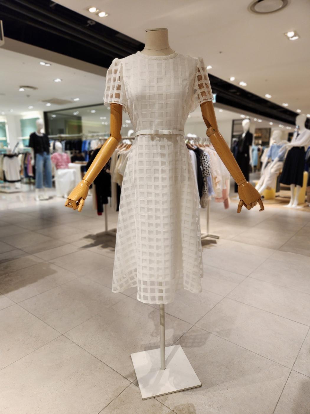 샤틴 체크 시어 플레어 원피스