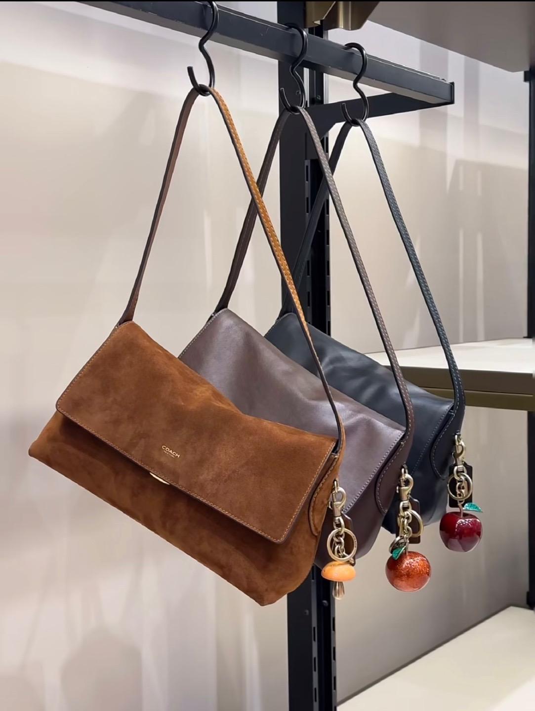 COACH(コーチ) チェルシー レザー ショルダーバッグ 30 Chelsea Shoulder Bag