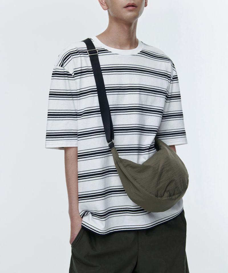 무신사스탠다드 クリンクル ミニ ホーボー クロス バッグ カーキ 1643507