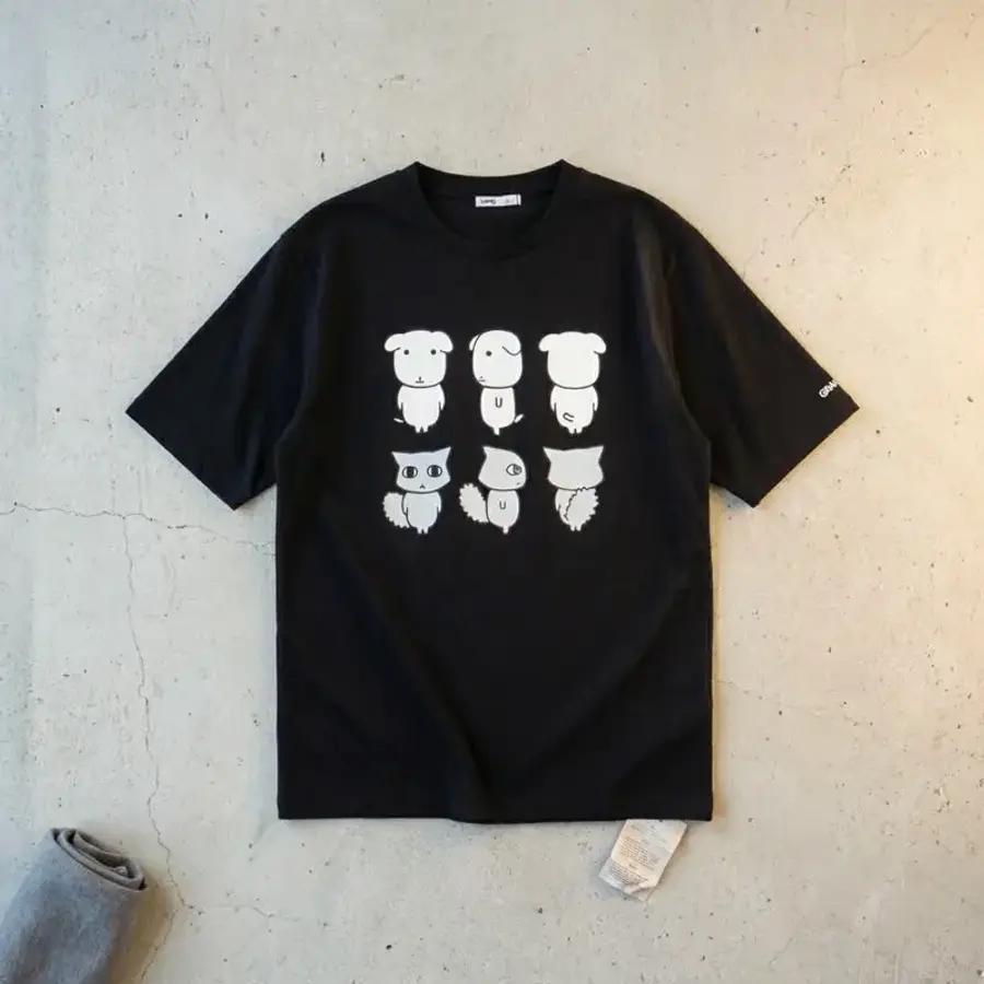 SPAO ガナディ Tシャツ GRAPHIC BLACK SPRLG25U09