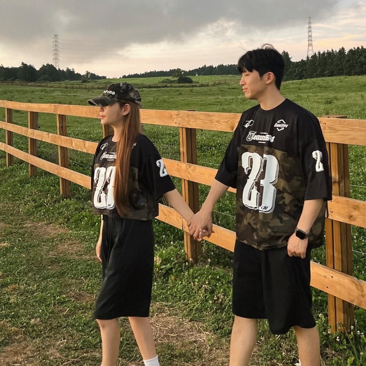 クロップ/オーバーフィット ミリタリーカモ 23 メッシュジャージ 半袖Tシャツ オーバーフィット ルーズフィット ラグビージャージ トレーニングウェア ユニーク