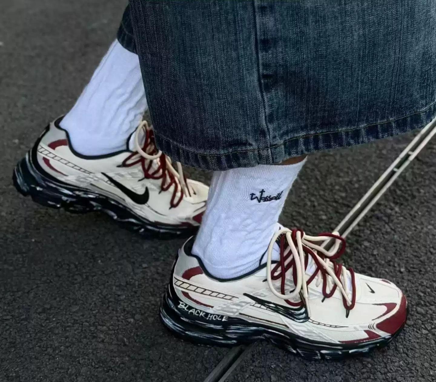NIKE Initiator カスタムスニーカー レッドシューレース付属