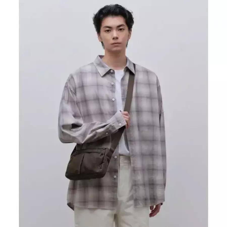 무신사 스탠다드 MUSINSA ANDARD AVR 듀얼 포켓 미니 크로스 백 브라운